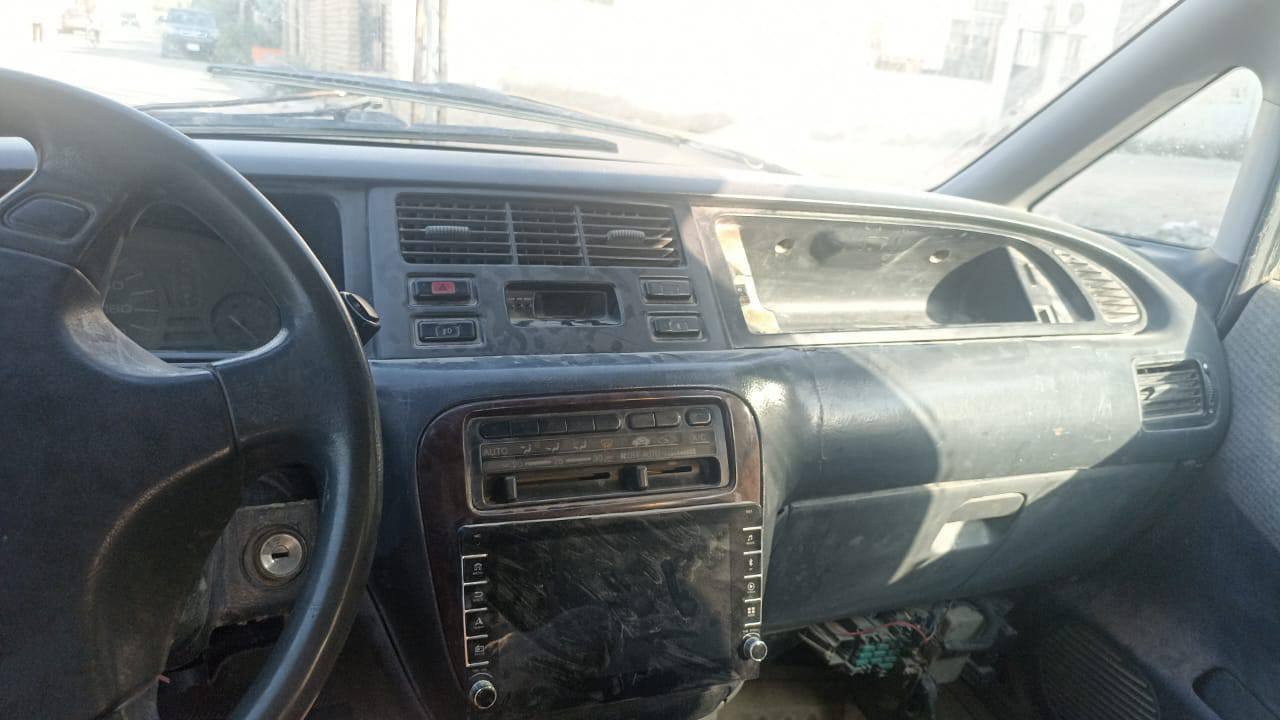 سلام عليكم سياره هوندا اكورد اوديسيي ٧ راكب موديل ١٩٩٥ سياره رقم نجف هزه ارقام سنويه جديده بأسمي سياره بيها زوج تايرات جدد نقصها تبريد ونمره البك متجي تمشي سياره ليكدام فقط مكاني بغداد حي جهاد سعرها ٣٥ بيع او مراوس.‏‪***********‬‏
