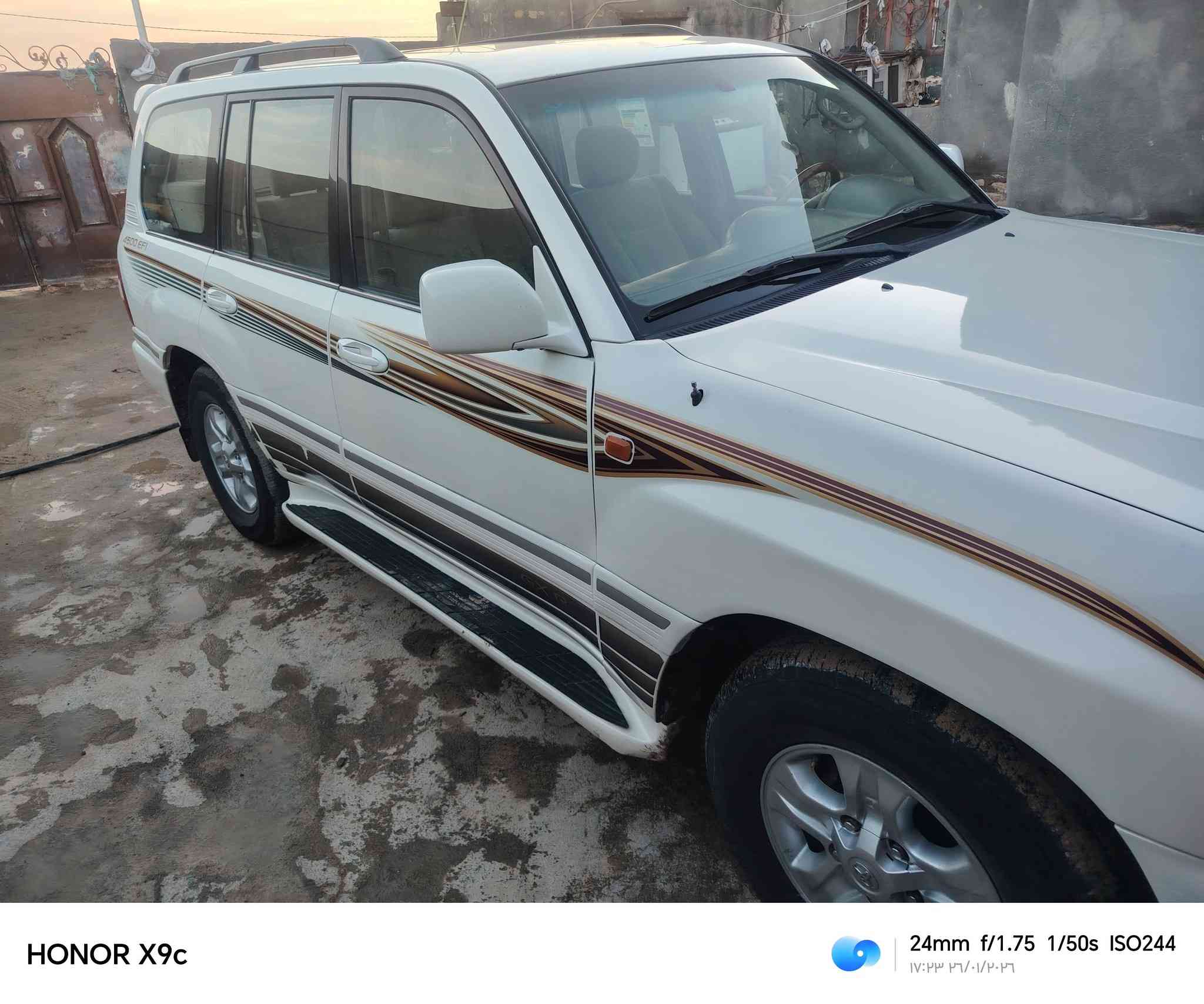 سلام عليكم
جكسار موديل 2007 
رقم بغداد 
محرك كير حداديه تبريد تدفئه كله جديد 
بيه صبق بل جاملق الكدام فقط
كير تماتيك فول مواصفات 
سعره 210 وبيه مجال 
الاستفسار تواصل ***********
