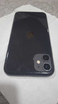 آيفون ١١ • نضيف ويا كرتونه • بطارية ٧٤