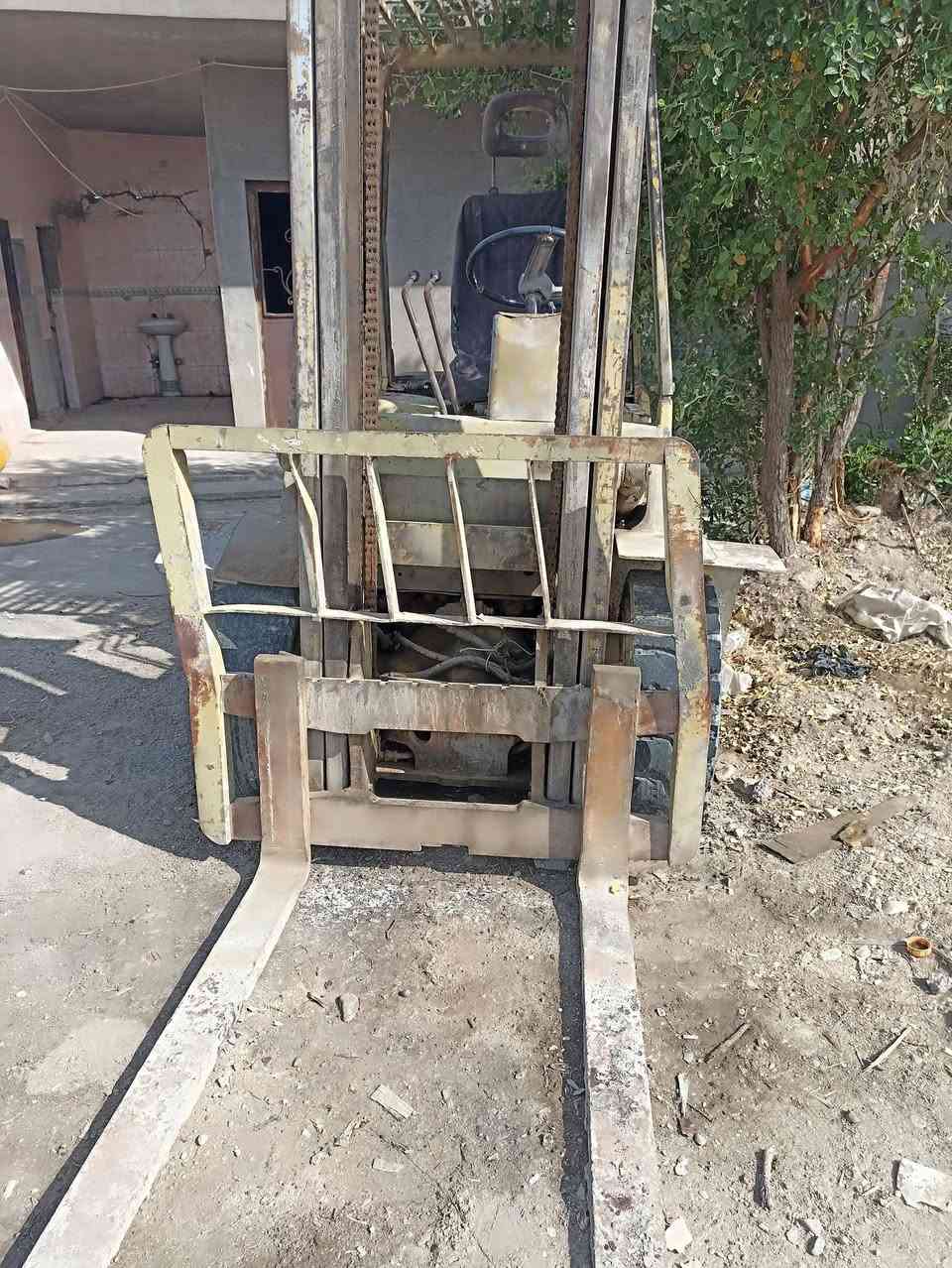 رافعه شوكيه موديل ٨٨ گير ومحرك جيد الاتصال
***********
