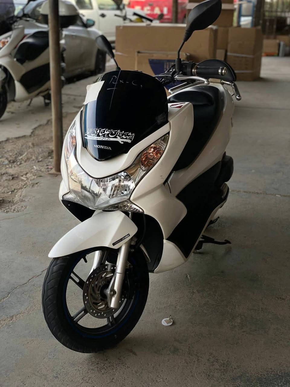 بي سي اكس جيل اول موديل2017 حساسات كله شغاله شلعه ومعدل فول ماشيه31الف لايت زنون عالي ناصي ولسعر اب 11 وبيه مجال شي قليل /خاص موجود وتساب موجود ‪ ‪***********
