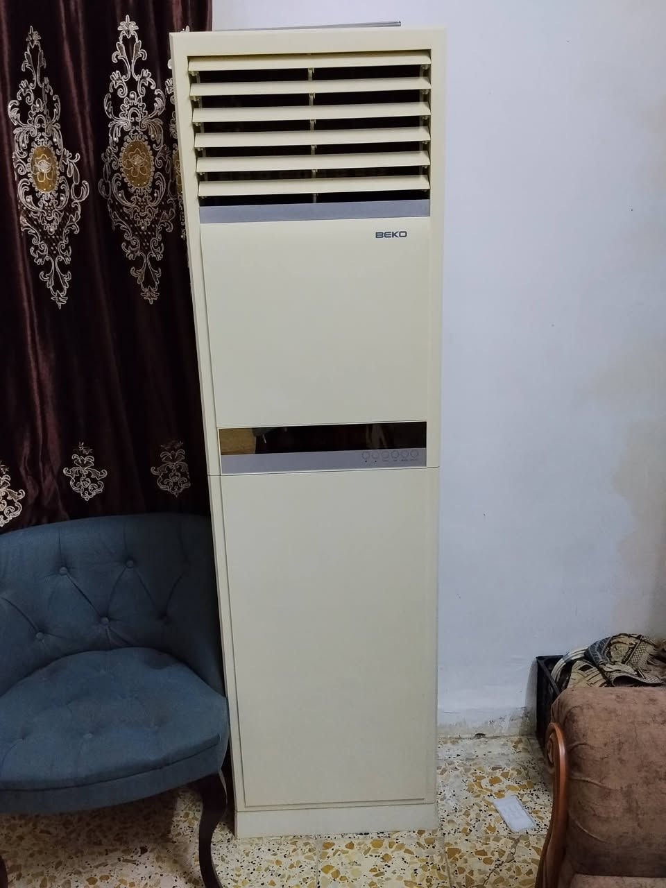 سبالت عدد اثنين الحجم طنين ونص شغالات حار بارد بشرط نظيفات هواء ثلج


**إذا كنت صاحب هذا الإعلان وتريد حذفه لأي سبب، رجاءا أرسل رسالة إلى الدعم الفني**
