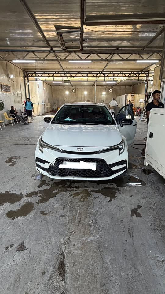 كورلا 2025 S
السعر 150 و بيها مجال بسيط
لون ابيض صدفي مميز
شكل أمريكي بلاك اديشن اعلا فئه 
كل المواصفات بيها فوووول
داخل احمر ماروني جلد
كشن سايق كهرباء 
فتحه سقف 
بصمه عدد 2

ماشية ٤٠ الف كيلو
بيها بارد بل جاملغ عكس السايق 
و باب العكس السايق بيها طخه موضحة بسيطه 
و رصعه بل قماره و صور السياره موضحه بل منشور 
رقم بغداد انكليزي تحويل ثاني يوم 
***********
مكان السياره بغداد حي الاعلام

