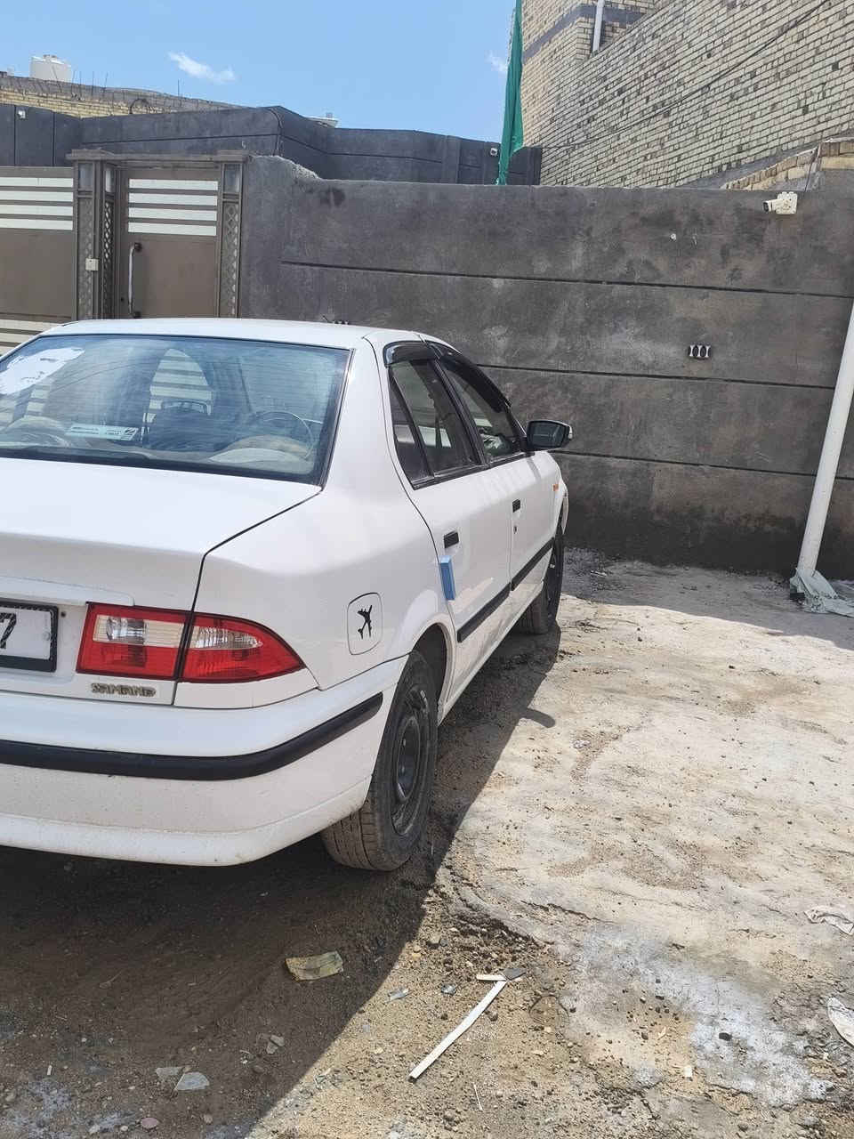 سمند البيع موديل 2011 سياره جديده كلش ماشيه 11 الف بسمنه بيه بنيد وخسفه بل باب الوره  تخم تاير مكينه مكفوله تبريد كله جديد الاستفسار تصل ***********
