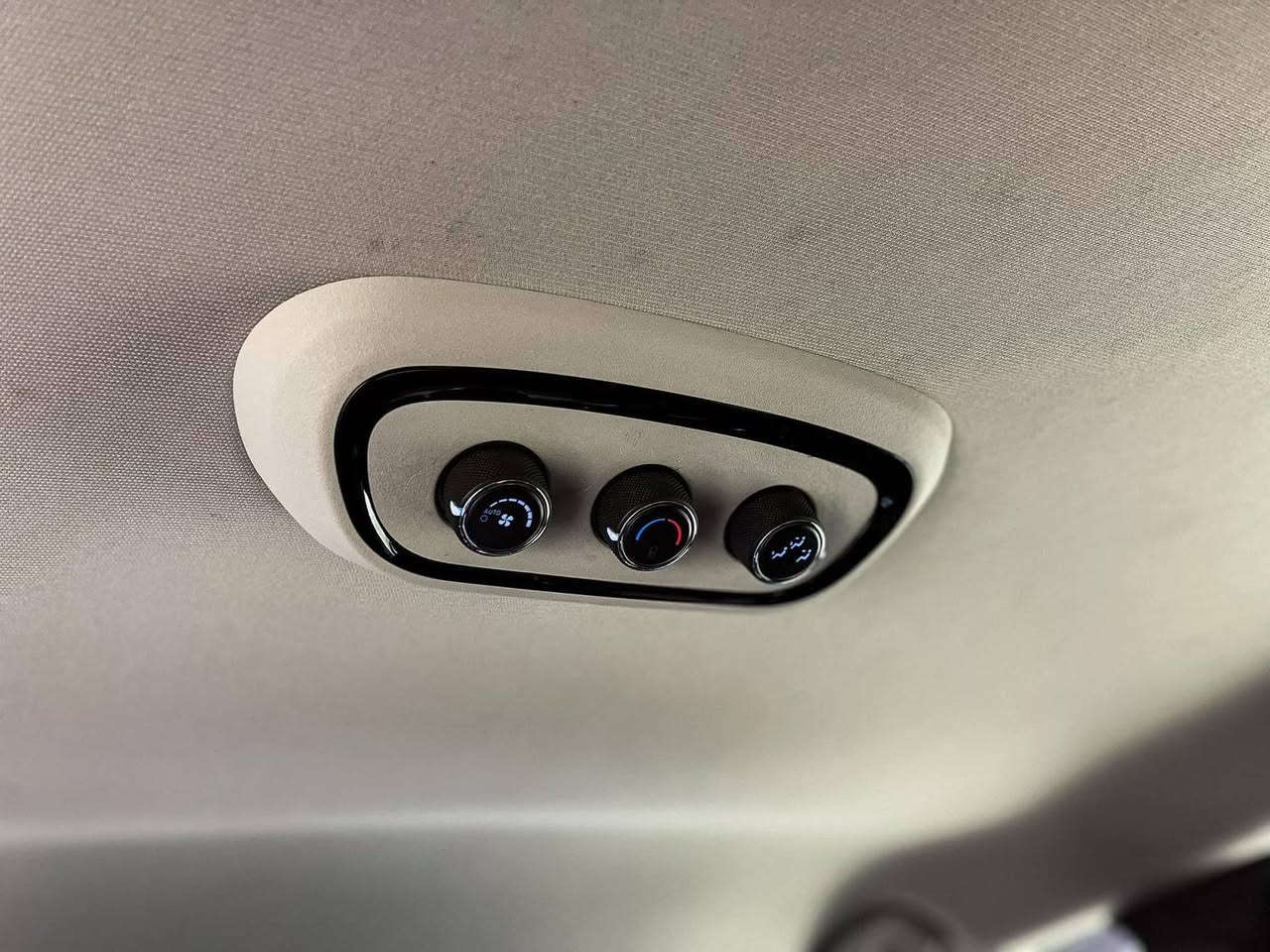 موديل ٢١

rt٣٦٠٠

حادثها جاملغ ايمن فقط 

مواصفاتها معروفه بدون ماحجي 

سيارة جاهزة من كلشي اي نقص مابيها. 

رقم بغداد انكليزي بسمي تحويل ثاني يوم 

مكان السيارة بغداد بالشعب 

السعر. 290

***********
