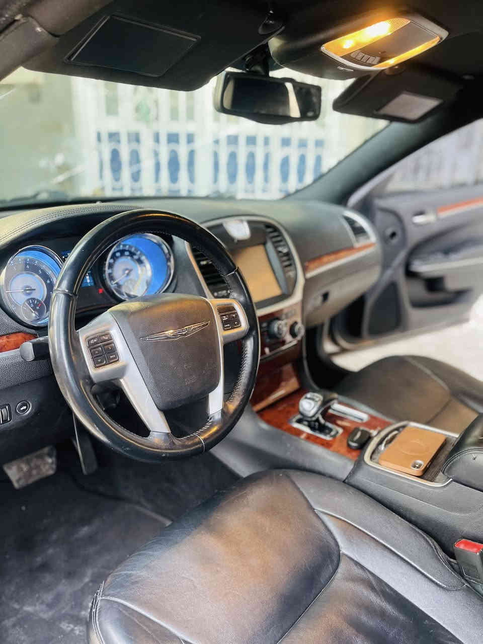 السلام عليكم للبيع فقط
كرايسلر اوباما 300 لون سلفري 2014 ادوات ادوات كصه جنطه دخول جديد بدون رقم ما متوم مواصفات نص فول غرفه جلد اسود تدفئه كشنات اماميه مكينه V6   3.6 كير طياره تحكمات استيرن شاشه جبيره مري كهرباء صاج عسلي جنطه بصمه ويا كروم 16 تايراته جدد لايت اوتو نفلكيشن خرايط جام اوتو سياره جديده وجاهزه وماشيه بل عراق ابد
سعر 62 وبي مجال مكان بصره قضاء المدينه 
***********
