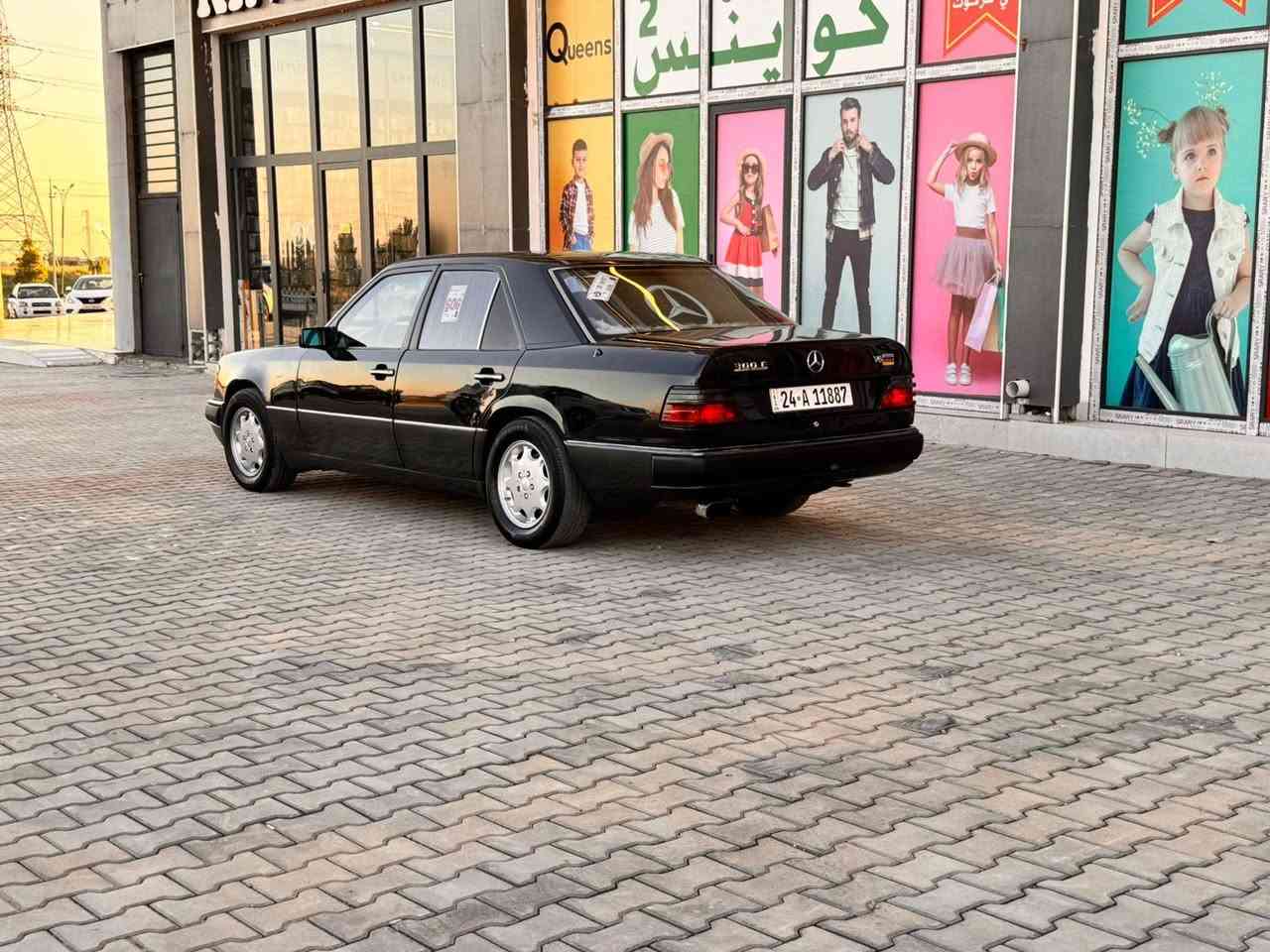 للبيع مارسيدس دب 1992 بلاد  حجم محرك 300 عنكبوت تبريد ثلج كشنات جامات كهربائي سنتر لوك صبغ للجماليه بدون ضرر بدون خياس رقم دهوك دولي سنويه هزه جديد 2031 شرط تحويل وكاله سياره جاهزه سعر 62 بي مجال شويه *********** مكان كركوك
