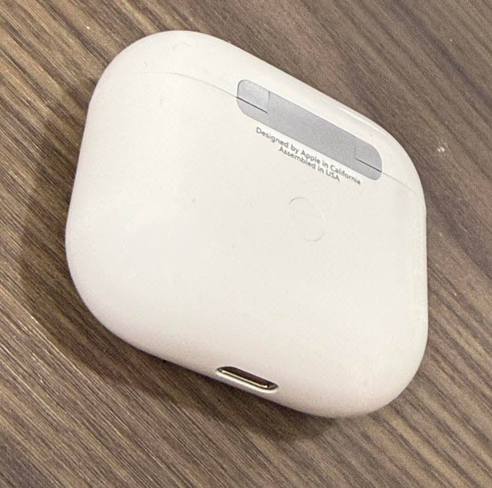 Air pod 3 #الجيل_الثالث
اصلي أمريكي ( بالة ) النظافة 95% 
بدون ايكلود ربط مباشر ما مصلح ولا داخل صيانه 
#تحديد_موقع_عزل_صوت_بالمكالمات_قوي
#بطارية_بلادية_يومين_تقاوم 
السعر 25 باله بيع بدون ربح مع شرط فحص 
واتس اب***********
