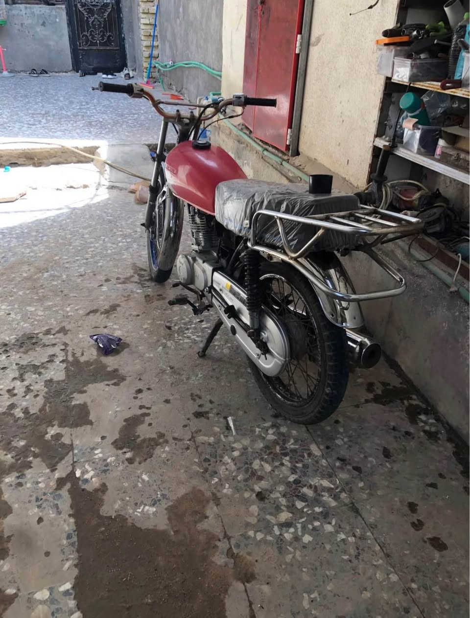 دراجة نامة اداوات  نضيفة مكينة حلوه وناعمة ومابيها لا تبخير ولا اي خلل وين ماتريد افحص دراجة مال جناي نقص فقط الدوسه ماد الرجلين يرادلها براغي تشدهن سعر300 مجال قليل او مراوس بماكس  مكاني بصره قبله *********** البصرة, العراق
