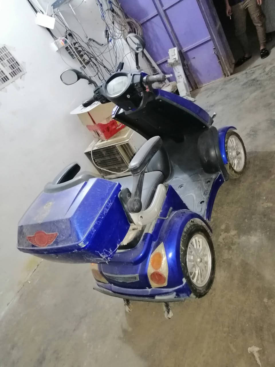 السلام عليكم اخوان هاي دراجة شحن موديل ٢٠٢٠ جدا جدا نظيفه مضمومة صار ٤ سنوات للبيع اخذناها ١١ ورقة مع وصل الشراء من الصدرية اريد ابيعها قيم باليرضى الله وبالعافية *********** ممتواجد على الفيس
