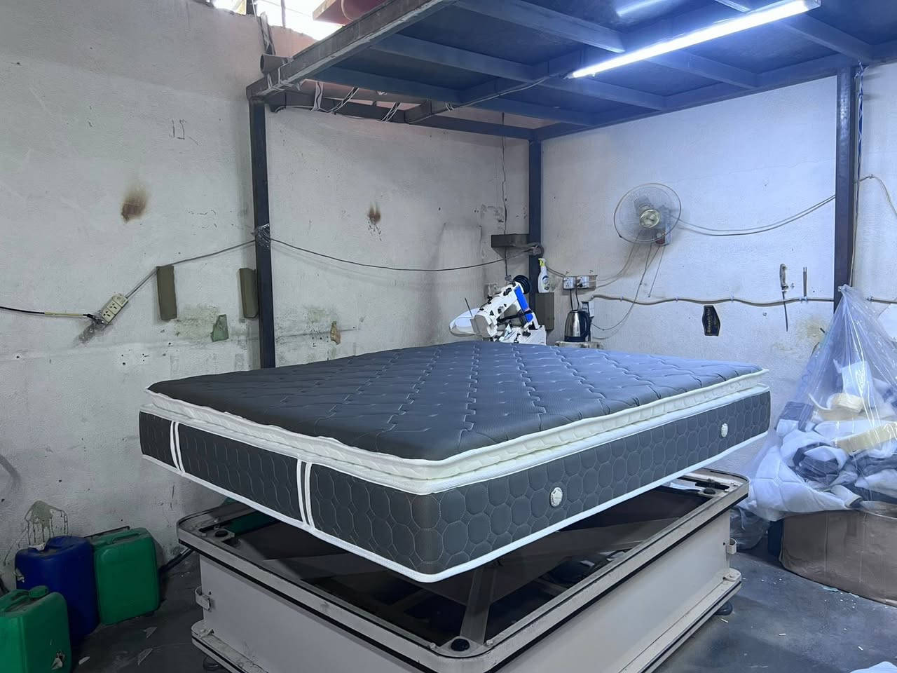 مرحبا زبائنا الكرام يقدم معمل الجود
  .. جودة ما تغدر بيك! 💪
• لكل اللي يدورون على المتانة، وفرنا لكم دواشك سفنج مضغوط درجة أولى.ASTRAطبقه مفصوله
• السفنج ميهبط (مميزاول+طبقه دلوب) وضمانه 5سنوات 
• متوفرة بمختلف الكثافات والأحجام لتناسب ومتوفر كافه لألوان
• جودة تبيض الوجه وضمان حقيقي.
📩 الكمية محدودة، احجز دوشكك الآن عبر مراسله الصفحه
وبسعر (165)والتوصيل علينه🚚


**إذا كنت صاحب هذا الإعلان وتريد حذفه لأي سبب، رجاءا أرسل رسالة إلى الدعم الفني**