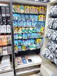 عارضات 2للبيع نضيفات طول الوحدة مترين وعرضهن متر بيهن تايرات سعر 60  و...