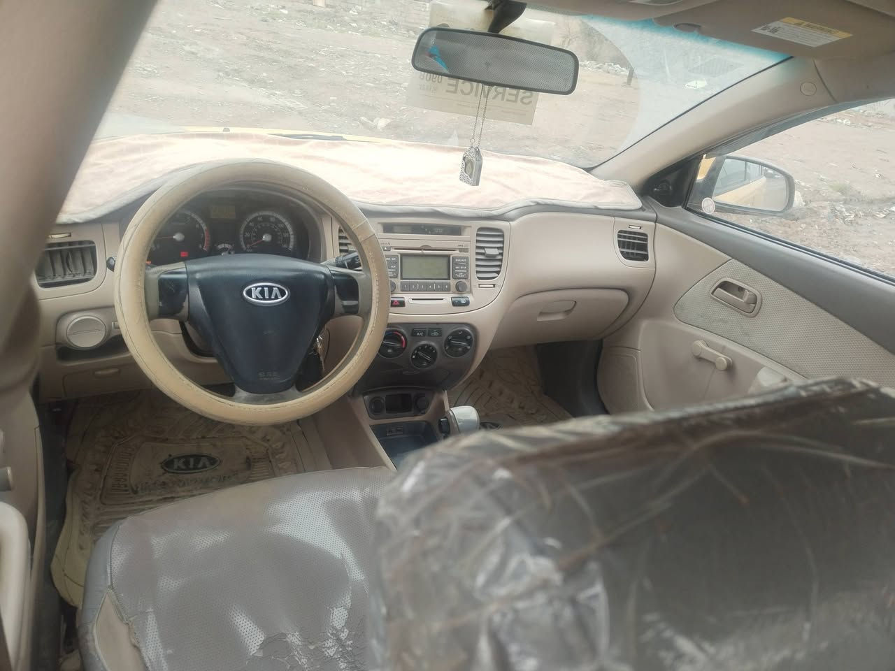 السلام عليكم كيه ريوكندي موديل 9 ر قم بابل بي اسمي كربون بنزين بيهه  بيه طخه ظررها جوه باب الصايق شبر هيه وقرامات صفر السعر 85$ بيها مجال التوصل عل رقم ***********
