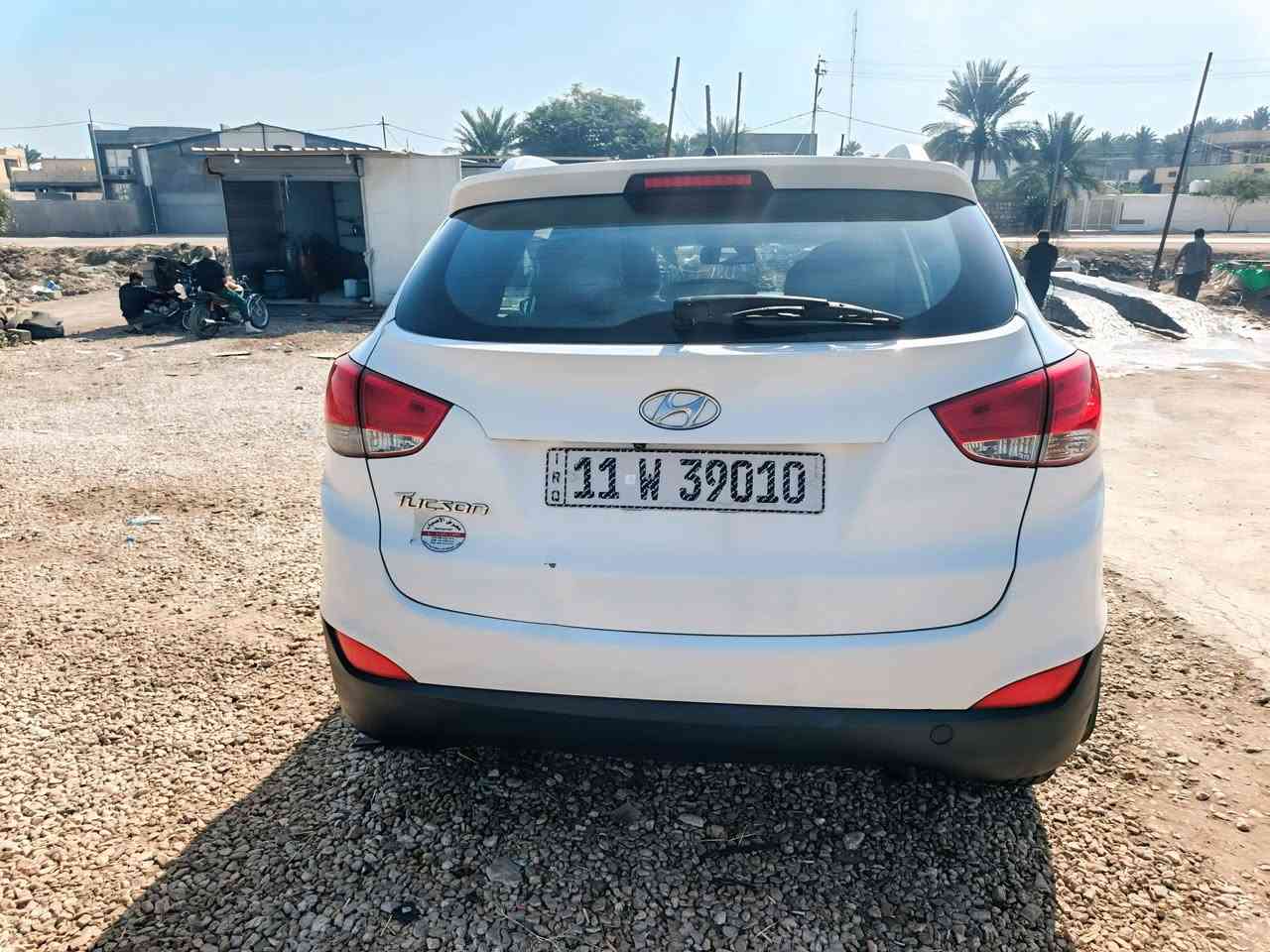 البيع البيع . هيونداي توسان خليجي
1.موديل :2016 شكل15
2.محرك:2000دوش
3.ماشيه:123الف حقيقي
4.كير ومحرك على وضع الشركه
5.رقم:بغداد الانكليزي بسمي
6.السياره:كفاله عامه من صبغ وتبديل . ملاحظة بسيطه السياره بيه بعض الكارتات 
7.موصفات :شاشه كامره اشاير بلمري هند بريك رجل دك جرس من تعبر 120 موصفات التوسان المعروفه 
8.السعر: 167 وبيه مجال الطيبين
9.العنوان:بابل حله ناحية النيل
10.رقم الهاتف :***********
