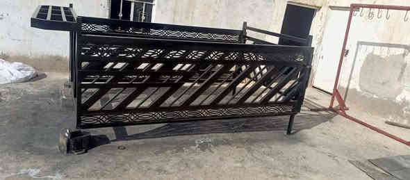 السَلٱمٌ عـَلـْيگمّ-ۈرحـْمّـٌة ٱللـّہ ﯙبُرگـّاتہ محجر البيع مال ثائر صوريه مكان بغداد السعر ب400وبيه مجال ***********
