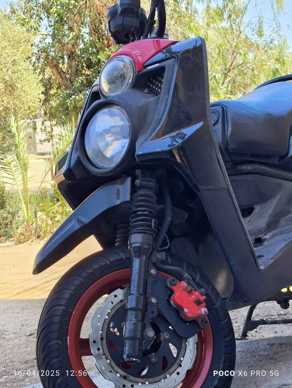 السلام عليكم للبيع {سكنس جبلي نوزل ياباني} موديل[ 2013 ]توكلر اسود و أحمر الدراجه جديده بمعنه الكلمه مكفولة كفرات ختم واحد من كلشي محرك برغي ما مفتوح بيه شركه اشاير لدات ازرق و الويل أحمر بلاد ودشبول الكتروني وتايرات جديده.   
  مكان الدراجه كربلاء المقدسة 
السعر {{1,500 مليون ونص}} وبيه مجال للشراي 
***********
***********
