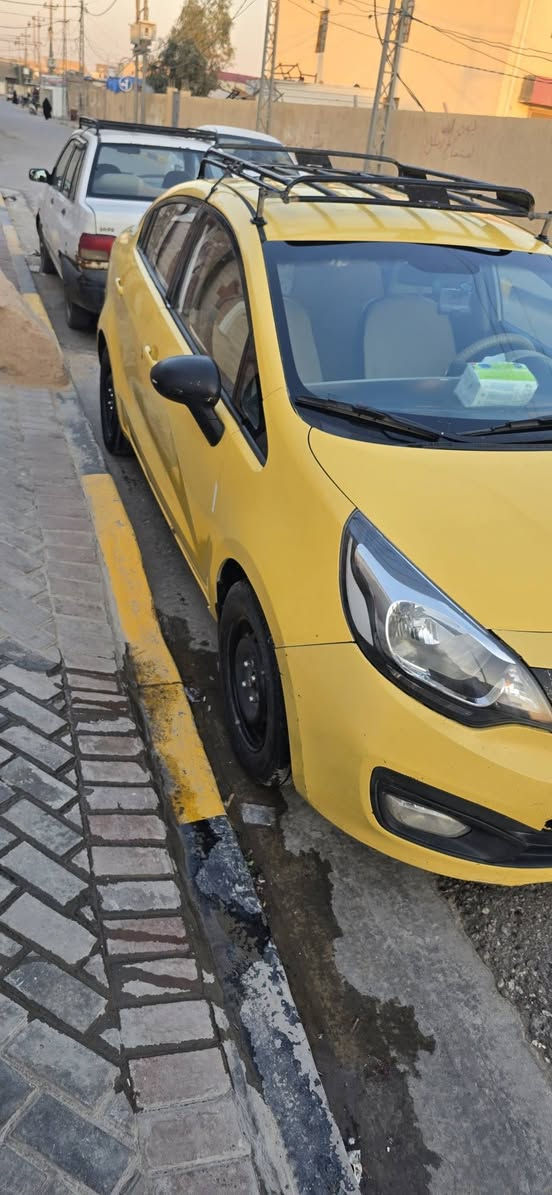 السلام عليكم كيا ريو موديل 2014 خليجي محرك 1600  محرك + كير مكفولات بيها جامولغ الامامي فقط وبيها طخات بسيطه تبريد ثلج تايرات جدد باتري جديد مكان السياره الديوانية ***********  السعر 75 وبيها مجال
