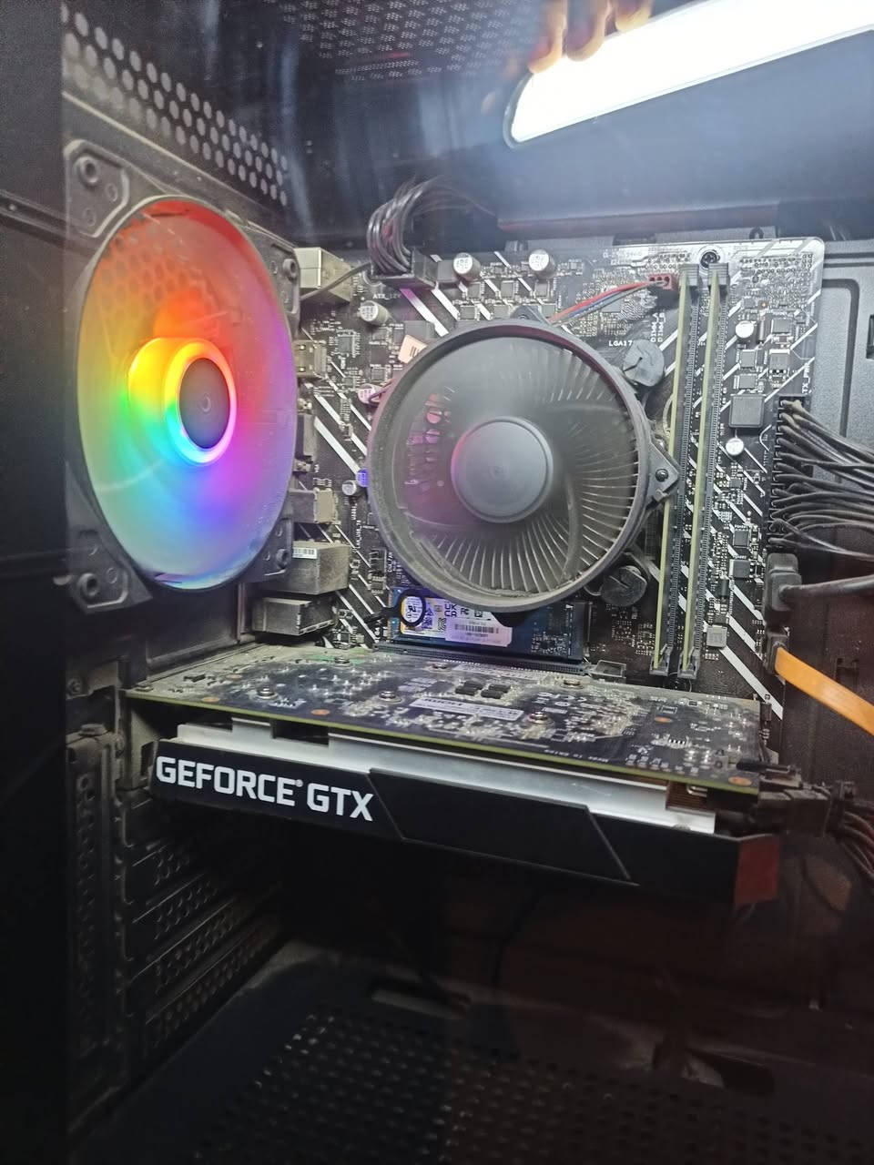 Pc مع كامل الملحقات و كرسي كيمنك
المواصفات
شاشة msi 180 fps fhd
Case galax 4fan rgb
Mb azuz h610
Ram 8x2
Core i3 12100
Gtx 1650 galax
Psu 550w
مع ماوس و كيبورد و ماوس باد و سبيكرز و هيدسيت و كرسي كيمنك
العدد المتوفر ٣ قطع + تجميعة بدون كارت شاشة بنفس المواصفات
يوجد توصيل و تكدر تجي و تفحص او افتحلك كامرة و جرب الي تريده
التجميعات كلش كلش نظيفة و مستخدمة اقل من ١٠٠ ساعة فقط
للاستفسار خاص و اذا شلعة اداريك ب ال سعر
مكاني بغداد حسينية الراشدية


**إذا كنت صاحب هذا الإعلان وتريد حذفه لأي سبب، رجاءا أرسل رسالة إلى الدعم الفني**