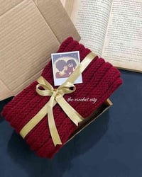 سكارف أحمر • طباعة حرارية • توصيل مجاني