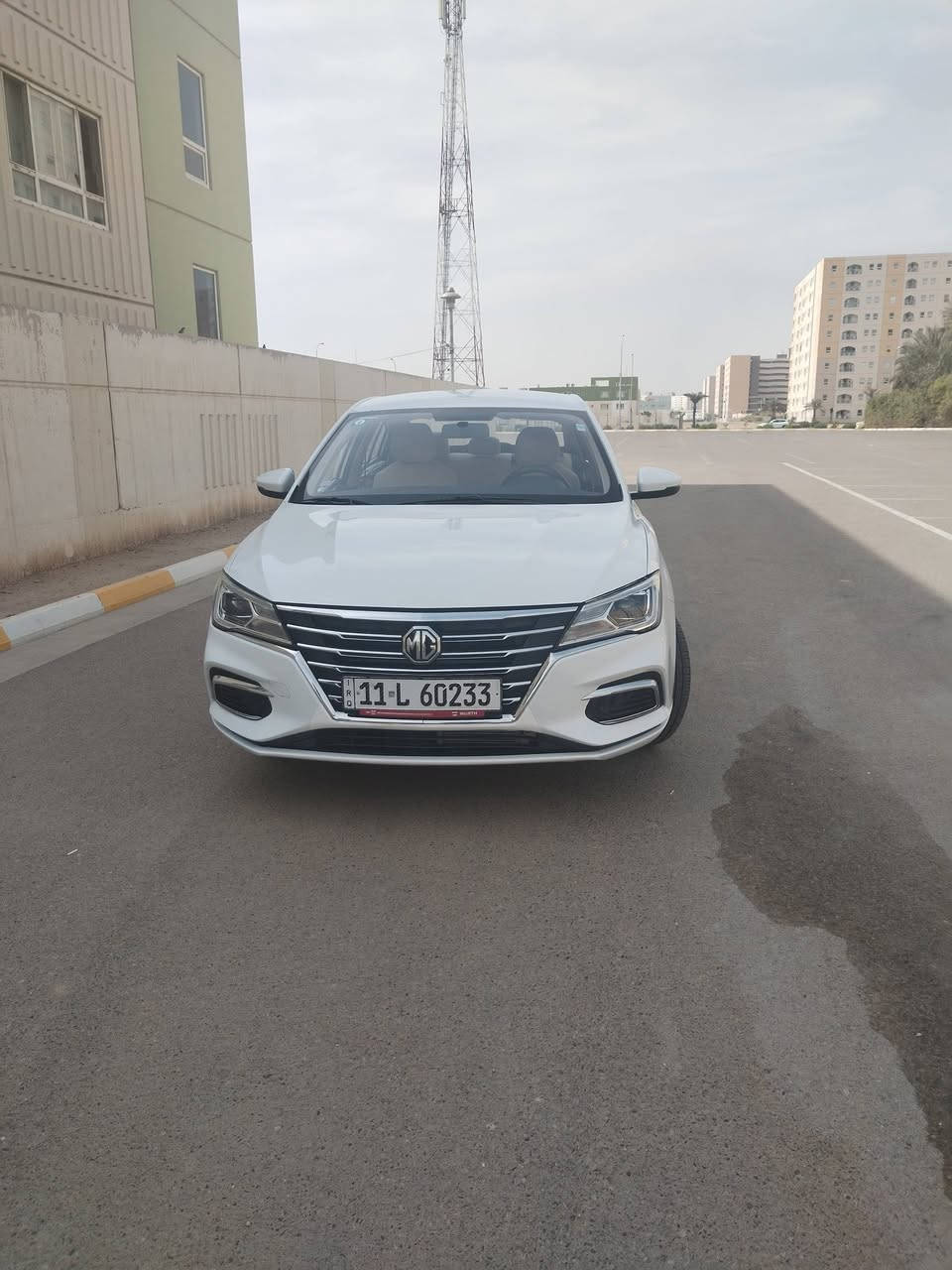 سلام عليكم للبيع MG 5 موديل 2024 رقم بغداد ماشيه 35 الف سياره مكفوله 
مدوشمه كشنات و ارضيه جديده جدا سياره
مكان سياره بغداد مجمع بسمايه
وسعر 99 ورقه بيها مجال (***********)
