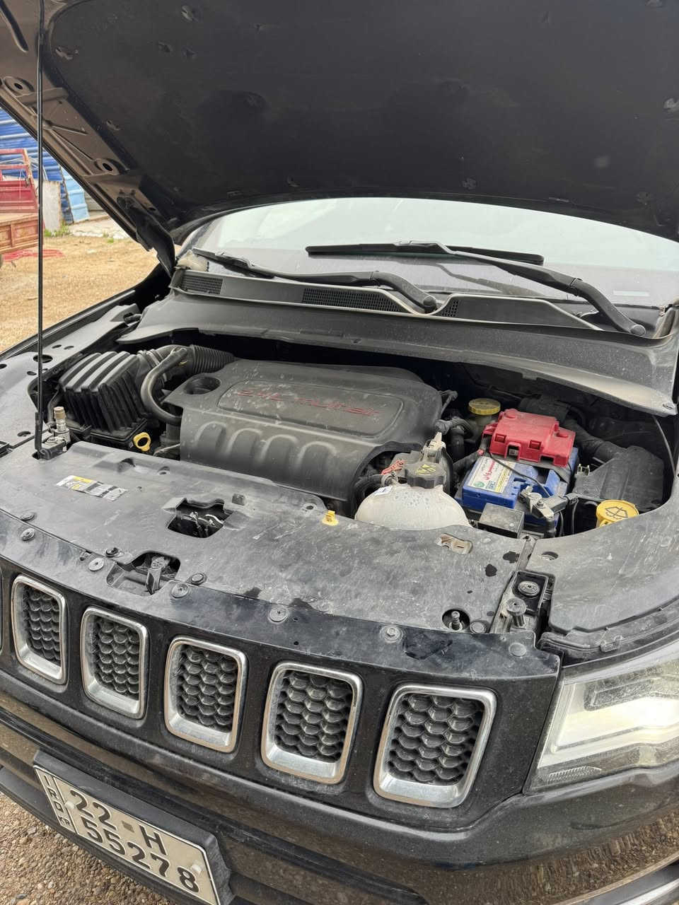 جيب كومبارس 2018بيه جملغ وبنيد السياره بلاك ادشن السعر128وبيه مجال للطيبين***********
