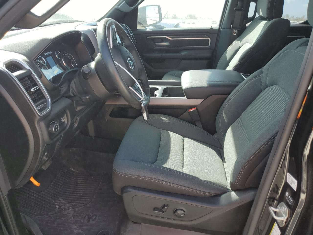 دوج رام موديل 2023 بك هورن بدي طويل باب قصير حادث سيارة موجود بل صور مكينه 3600  السياره رقم بغداد تحويل ثاني يوم السعر 230 مكان السياره بغداد الجديده


**إذا كنت صاحب هذا الإعلان وتريد حذفه لأي سبب، رجاءا أرسل رسالة إلى الدعم الفني**