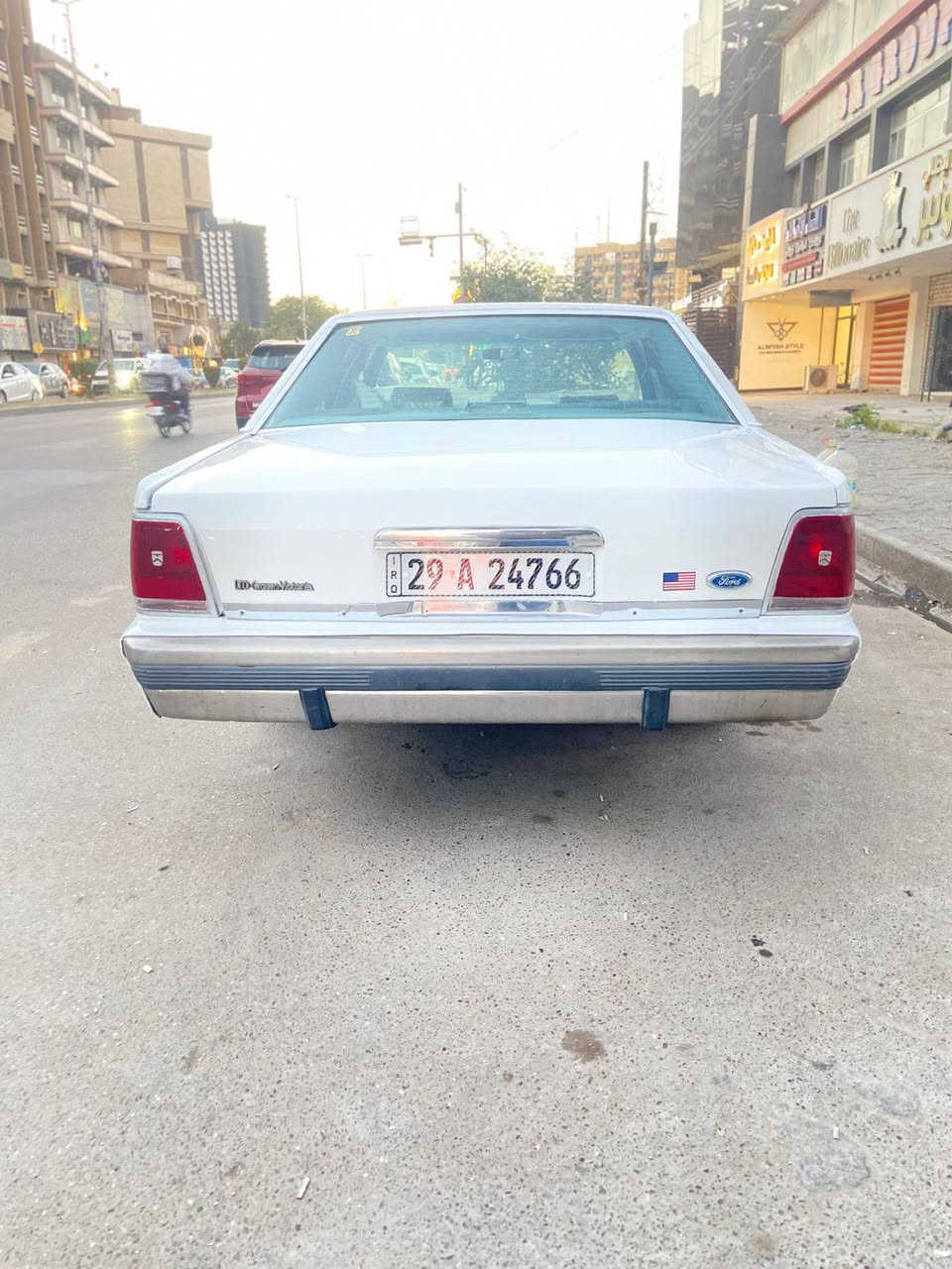 السلام عليكم 
فورد كراون فكتوريا موديل ١٩٩١ رقم واسط مكينه كير  ياباني VVT سنويه لغاية ٢٠٢٧ تعمير جديد 
السعر   ٤٨  وبيهه مجال العنوان بغداد الشعب 
للاستفسار   *********** بغداد, العراق
