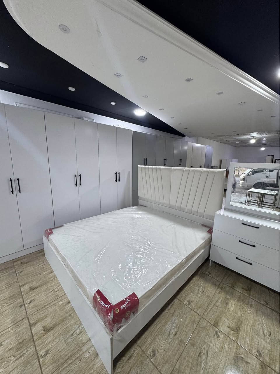 سڵاوى خواتان ليبيت به ريزان له م جؤره سيسه مه له لامان به رده سته له ئيستادا به جومله و مفرد له سليمانى
 يه ك نه فه رى ته نها ٨٠ هه زار ده ست كرد  بلؤكى اصلى قياسى ١٩٠ سم به ٩٠ سم
دوو نه فه رى ته نها ١٥٠ هه زار ده ست كرد قياسى ١٨٠ سم به دوو مه تر
نرخى جومله جياوازه
ناونيشان سليمانى قالاوه نزيك مزگه وتى جمال حاجى على
 ***********
واتساب به رده سته السليمانية, العراق
