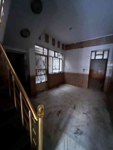 100 متر طابقين بلديات حي تراث شارع ١٢ متر البيت كامل منطقة كاملة الخدمات طابو سند ٢٥  سعر ١٦٥ للتواصل ***********
