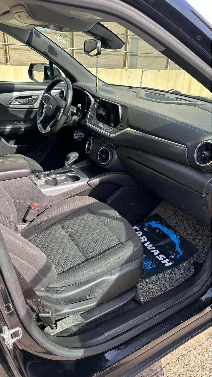 شوفرليت بلايزر موديل ٢٠٢١ مواصفات LT
ريموت ستارت اوتو ستارت ستوب دفع رباعي AWD
كراسي هيتر تحكم ستيرن V6 سعة محرك 3.6 كلش قوي 
٣ قطع بجم مصبوغ ايرباك ستيرن و برده طاك مرجع سيستم 
سعر ١٤٨ 
ملاحظة: السيارة بلجنة حاليا ما تترقم حتى يجي قرار من وزارة الداخلية أربيل, العراق


**إذا كنت صاحب هذا الإعلان وتريد حذفه لأي سبب، رجاءا أرسل رسالة إلى الدعم الفني**