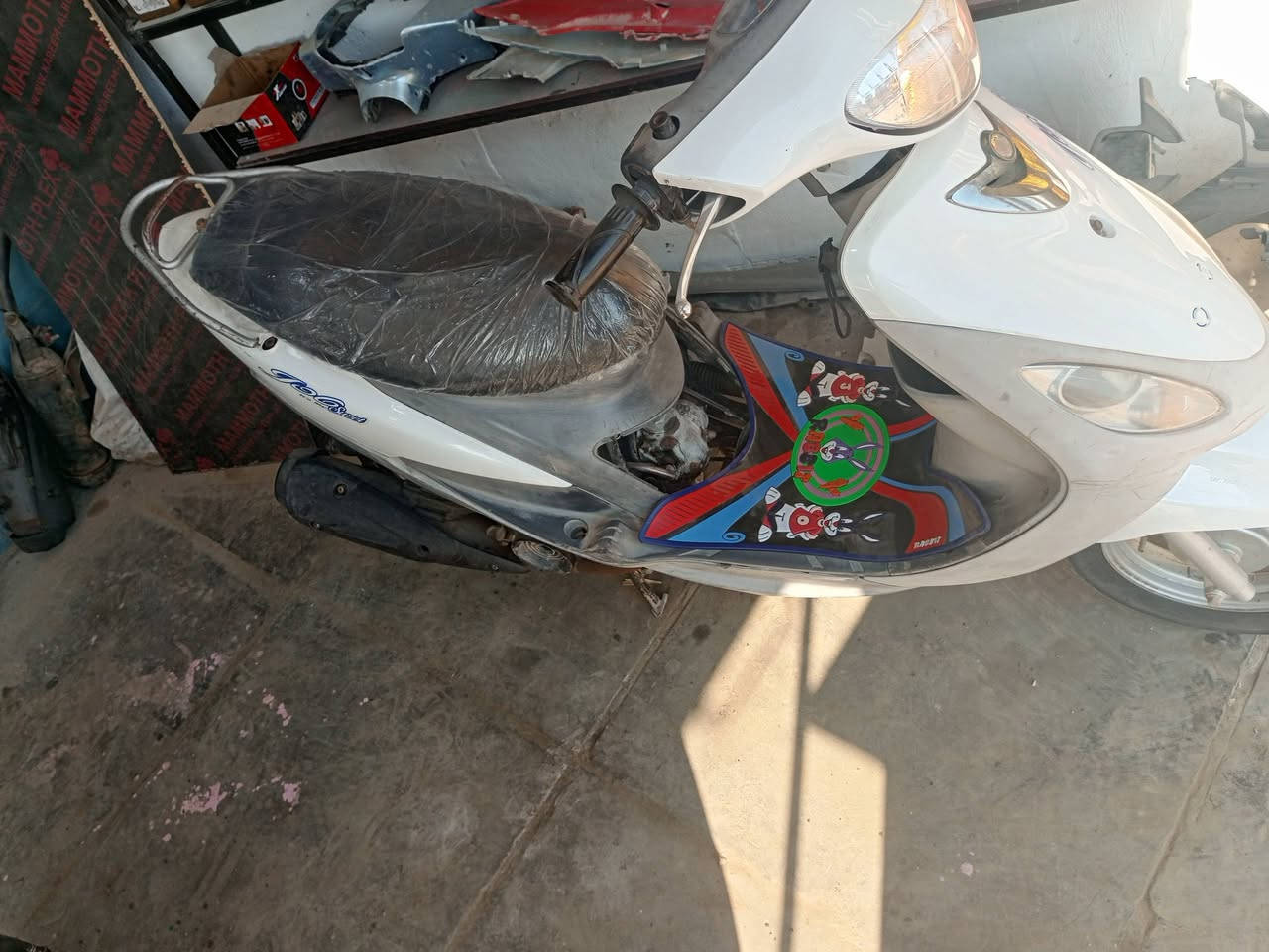 السلام عليكم ماكس منغولي البيع امبدل بيه فقط لستيك ولف السعر ٦٠٠وبيه مجال ***********
