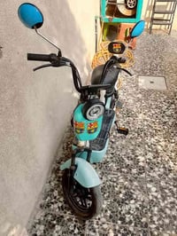 دراجه شحن سرعته 60باتريات جديده كلشي شغاله ماعوزهة شيء مكاني الزعفراني...