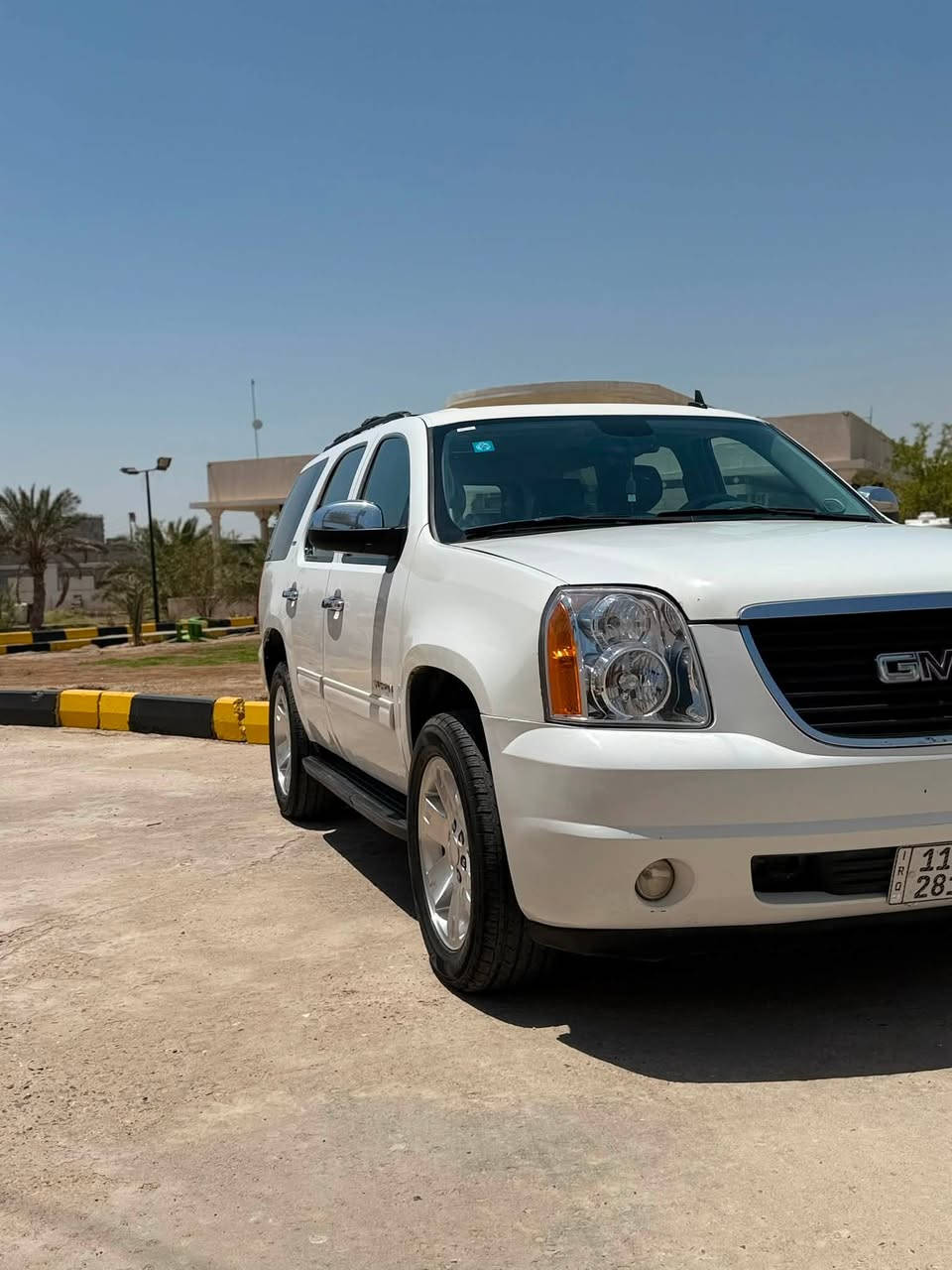 🚗 للبيع: جي إم سي يوكن SLT 2013
رقم ( أنكليزي دولي) بغداد خصوصي 

(فحص وهزه جديده)

     ( مشروع وطني) 

 (سنوية جديدة. )

📞 للتواصل: ***********

 

🛠️ المحرك: 8 سلندر – 5300cc

⚙️ المواصفات: فئة SLT

(7) راكب

• مقاعد أمامية كهربائية

• تدفئة مقاعد 

• مثبت سرعة

• تشغيل عن بعد

• تحكم ستيرن جهتين

• ترحيب بالمرايا

• تحكم دواسات بنزين

             (مع)

• بريك كهربائي

• 

• تبريد ممتاز جيدجداً 

• دواخل سوداء نظيفة جدًا جداً

• كامل المواصفات ما عدا الفتحة

⚠️ أضرار السيارة:

• وارد امريكي 

• تبديل الجاملغ الأمامي الأيسر والبنيد
والارباع 

📌 تفاصيل إضافية:

• السيارة بسمي 

• ⁠تحويل ثاني يوم

• ⁠

• شرط التحويل

• طخم إطارات جديد مع بطارية جديدة

• حدادية جديدة

• طخم دبلات جديد
السعر 165
