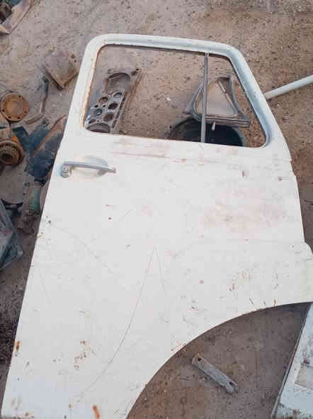 السلام عليكم بيبان مال مان نظيفات للبيع وباب خلفي للبيع السعر البيبان ب 200وا ال باب خلفي 400
***********
