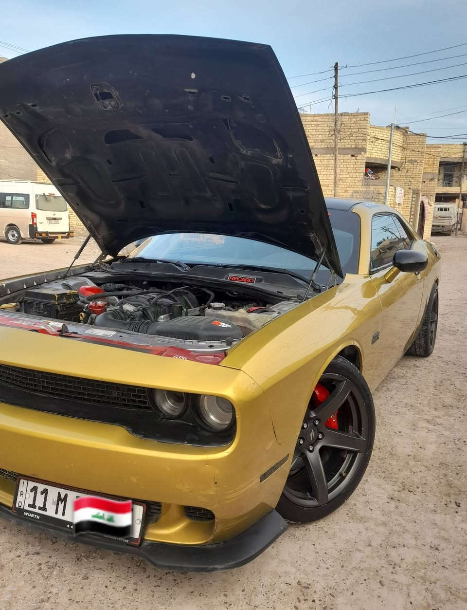 السلام عليكم جالنجر (5700)RT
تغير لون مميز ذهبي 
حادث أمريكا تخريب السياره بدون لا شواصي ولا دواخل 
البجم محدث 
داخل شيكر 
عليها تزويد دبات وطلقات 
عليها برمجة مصطفى ايكل 
شاشة كبيرة
ويل تو سايز نجمة خسفة قوية 
مكينه وكير خير من الله 
معروضة ب١٠٨ وبيها مجال
***********
