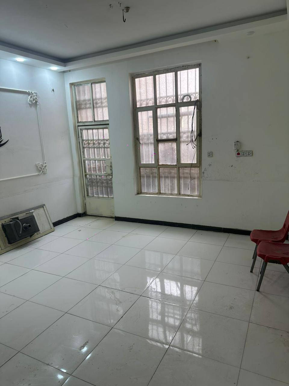 للإيجار ...
دار سكن ...
التقية 2 ... 
قرب المركز الصحي ...
طابقين كونكريت 200m ...
----------------‐------
3 نوم
2 صحيات 
مطبخ
استقبال
2 صالة
كراج
حديقة
--------------------
البيت جدا نظيف 
--------------------
الايجار الشهري 500,000 دينار
--------------------
للاستفسار ماسنجر 
إتصال / واتساب ***********
