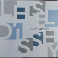 مستحضرات تجميل • متوفر • شامل التوصيل