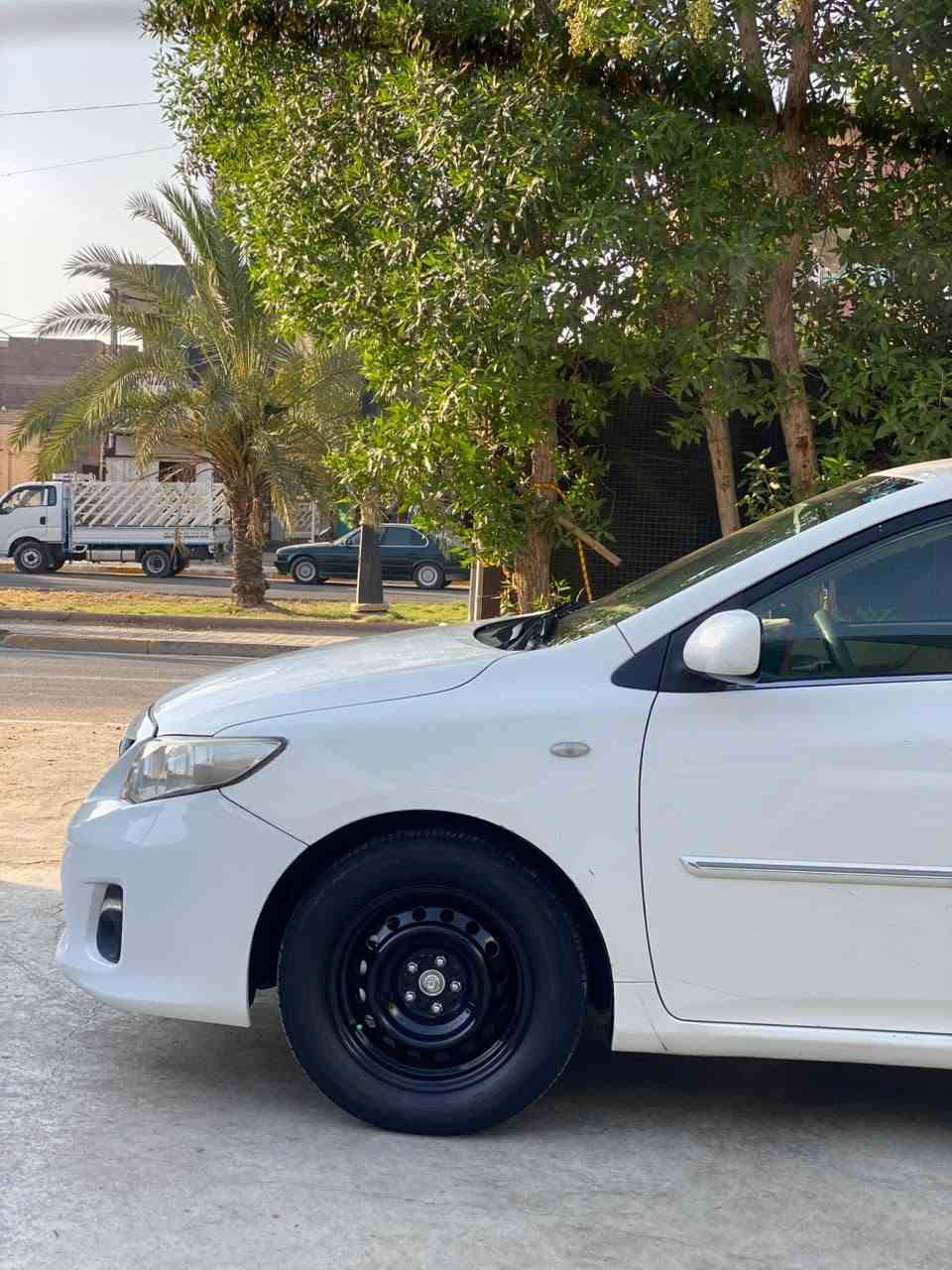 سلام عليكم 
        كورله للبيع مديل ٩ محدث  ١٣ غراض اصلي مو تجاري سياره فطيم خليجي وخير من الله حداديه صدر امامي خلفي تخم تاير تبريد تدفئه معه سويج سياره بدون حادث بيهه صبغ خشم جاملغ ايمن بس الخشم وبيهه تكحيل باب صدر سياره معروضه ١٠٥ وبيهه مجال شي قليل ملاحضه شرط التحويل ارقام هزه سنويه كوله جديد اي ستفسار خاص او اتصال عل رقم ***********
