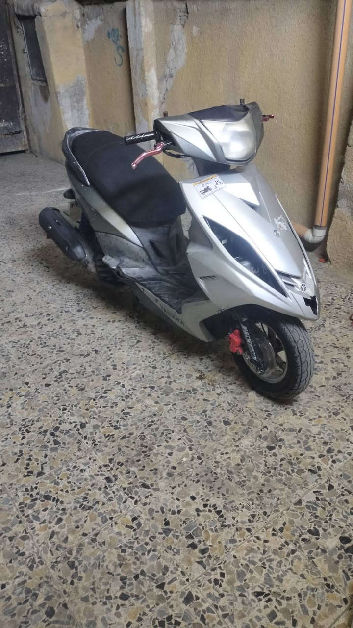 السلام عليكم دراجه للبيع جي تي ار الدراجه كامله كهرباء شغاله دراجه ماكينه ناعمه دراجه بيه بها نواقصش تريشه صفح ملاح الدراجه مفتوحه اول فتحه لها دراجه بيها يدات رياضي ابو بنزين مكان البياع تقاطع درويش 550 وبيها مجال هذا الرقم اتصل عليه ***********
