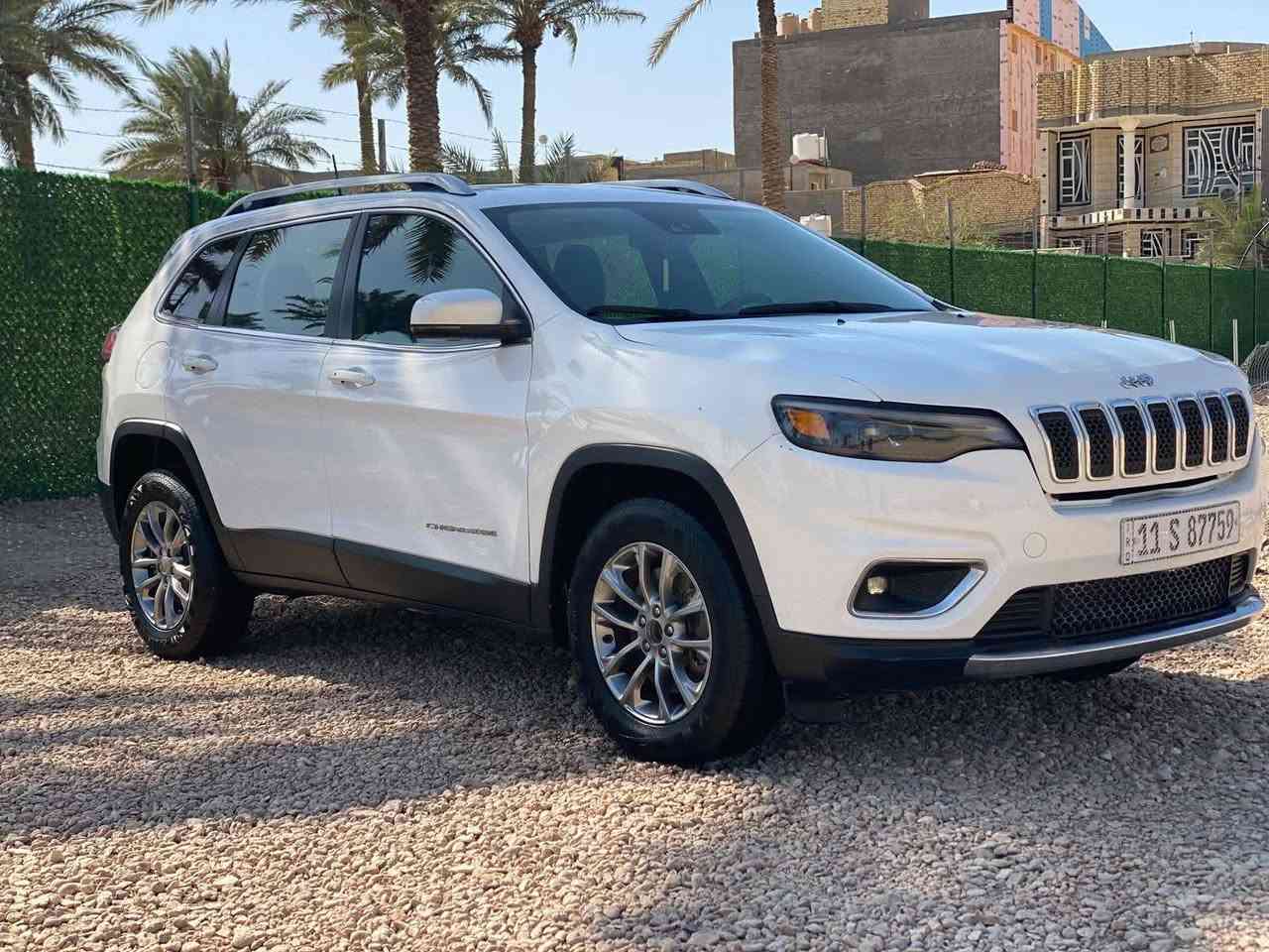 السلام عليكم للبيع او الامراوس بسياره كوريه فقط وانطي فرق عادي جيب شيروكي بزون 2020 لمتد بلاص سياره بسمي رقم بغداد إنكليزي لمتد بلاص فول مواصفات عده البنراما
1 تشغيل عن بعد
2 رادرات 
3 مري هيتر + اشاره بل مرايه 
4 بصمات ابواب عدد 2 
5 كشنات جلد تدفئه تبريد 
6 شاشه + كامره دواره 
7 توقف ذاتي 
8 سايد بريك كهربائي 
9 حساسات خلفيه 
10 لد امامي خلفي زنون 
11 كير ماوس 4 وضعيات 
12 كير 9 نمر 
13 فور ويل
السياره جديده المعنى الكلمه ماشيه 84kmالف السياره جاهزه للأخير من جميع النواحي مكينة 2000 تيربو لا تنقيص ولا تبخير امبدل نص مكينه جديده حادثه بنيد امبدل ومصبوغ وجاملغات املاونيهن فقط بدون معجون ودواخل السعر 122 وبيها مجال للشراي وماكو هيج سعر  
عنوان السياره بابل قضاء القاسم 
*********** حلة, بابل
