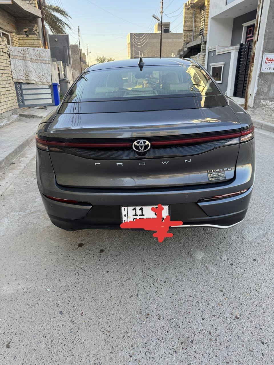 Toyota Crown⚜️
Toyota Crown⚜️
مودیل2023
ماشية 33 الف ميل 
رقمها بغداد 

فول مواصفات 
بانوراما، سماعة JBL، كشنات حار و بارد، حاسە ٣٦٠
كامیرا، داخلی دوشمة لونين، كشنات جلد بریك كهربای
كشنات خزن، رادا ٣٦٠، شاشە كبیرە ...... 

محرك 2.5 هایبرد
سعر:263💵
بغداد الدورة 📍
***********📞
Admin🌹
