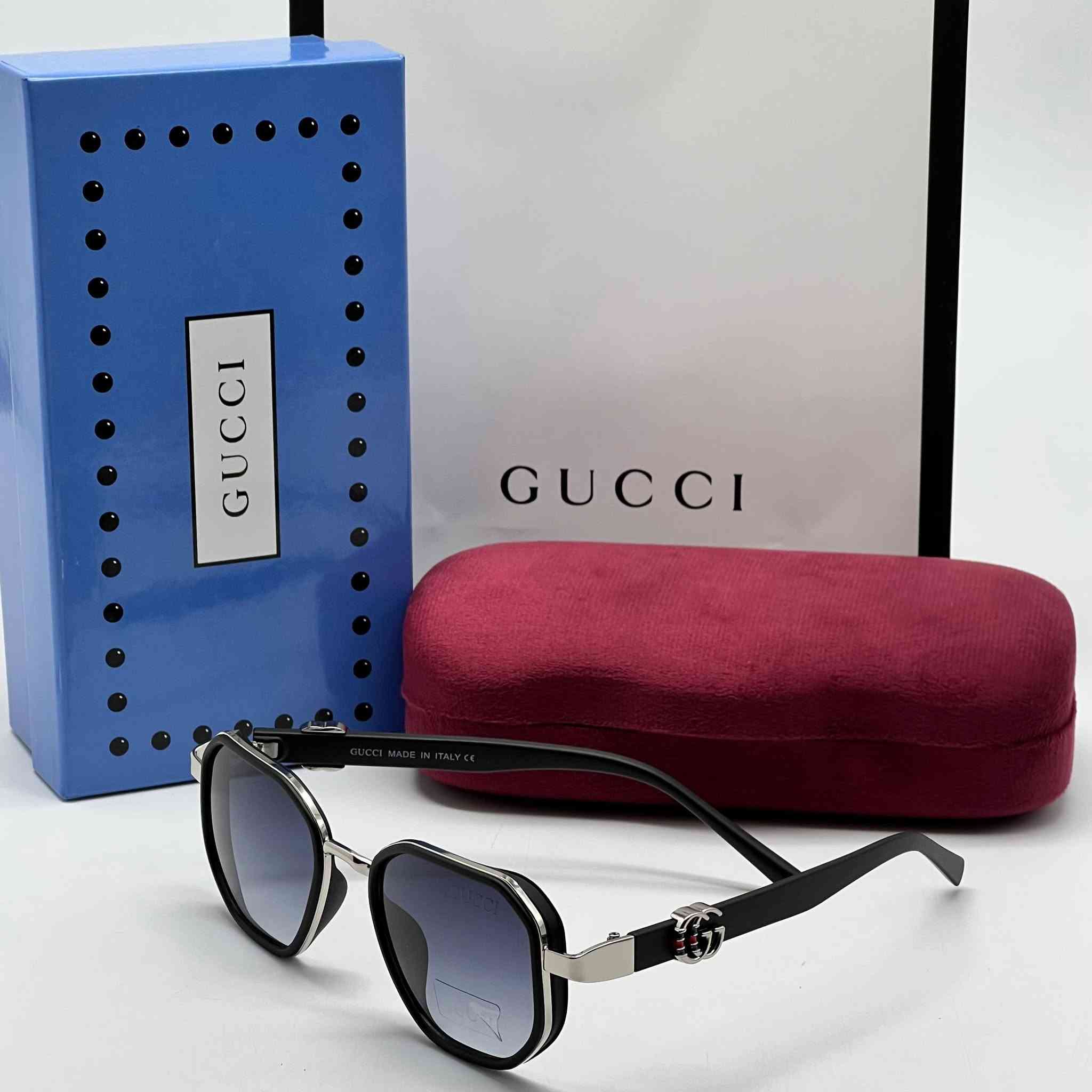 دكّة الساعچـي ⌚️
.
من فلورنسا، حيث وُلد الفن — جاءتك هذي النظارات.

Gucci لا تتبع الموضة، هي من تصنعها. الإطار الثماني الحواف المميز، شعار GG المزدوج على الذراع، وشريط الأخضر والأحمر الأيقوني — كل تفصيلة تحكيلك: هذا ليس مجرد اختيار، هذا بيان.

عندنا الكولكشن الجديد بـ9 موديلات لكل ذوق:

⚫🔵 أسود/فضي — عدسة كحلية متدرجة + GG ملون — الكلاسيكي الجريء
⚫ أسود كامل — عدسة رمادية + GG أسود — الغموض المطلق
🤎 بني/عدسة بنية متدرجة + شريط Gucci — دفء وأناقة
⚫🔵 أسود/عدسة كحلية متدرجة — هادئ وواثق
🟤🥇 تورتواز/ذهبي — عدسة بنية — الرجعي العصري
⚫🔵 أسود/فضي — عدسة كحلية — نسخة ثانية كلاسيكية
🤎 بني/عدسة بنية — لمن يحب الـ Warm Tones
⬛🩶 فضي/أخضر — عدسة رمادية — الأكثر تميزاً
⬛🔵 فضي/كحلي — عدسة بنفسجية — جرأة باردة
.
📦 كل نظارة تجيك مع:
◽️ علبة مخمل بوردو Gucci
◽️ بوكس أزرق أنيق
◽️ شنطة تسوق Gucci
◽️ نقش Made in Italy على الذراع

لأن حتى طريقة حملها — فن 🇮🇹

.
للحجز والاستفسار دايركت او على الواتساب 📲
يتوفر توصيل لجميع المحافظات 🚚
#العراق #viral #trending #reels #luxury. دكّة الساعچي


**إذا كنت صاحب هذا الإعلان وتريد حذفه لأي سبب، رجاءا أرسل رسالة إلى الدعم الفني**