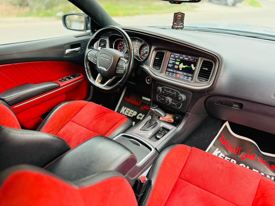 السلام عليكم جارجر 2021 سكات وايد بدي اصل لون مميز سموك
السيارة كفاله عامه بدون حادث بدون ايرباك ماشية 40 الف محرك مامفتوح 

السيارة فول مواصفات 

فتحه 
بصمه 
كشنات تدفئه تبريد 
ستيرن كهرباء 
رادار جانبي 
نقاط عمياء 
خزن كشن 
داخل احمر سكات 
كزوز موبار 

السيارة بحاله الوكاله رقم شمالي باسمي 

مكان السيارة بغداد 

للاتصال // ***********
للاتصال // ***********
