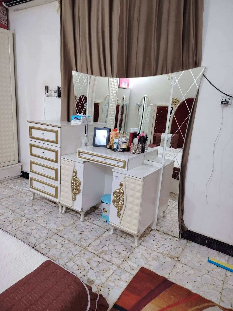 غرفة تركية سلايت نضيفة سعرها 600 وبيها مجال مكاني تقاطع فرع الوركاء


**إذا كنت صاحب هذا الإعلان وتريد حذفه لأي سبب، رجاءا أرسل رسالة إلى الدعم الفني**