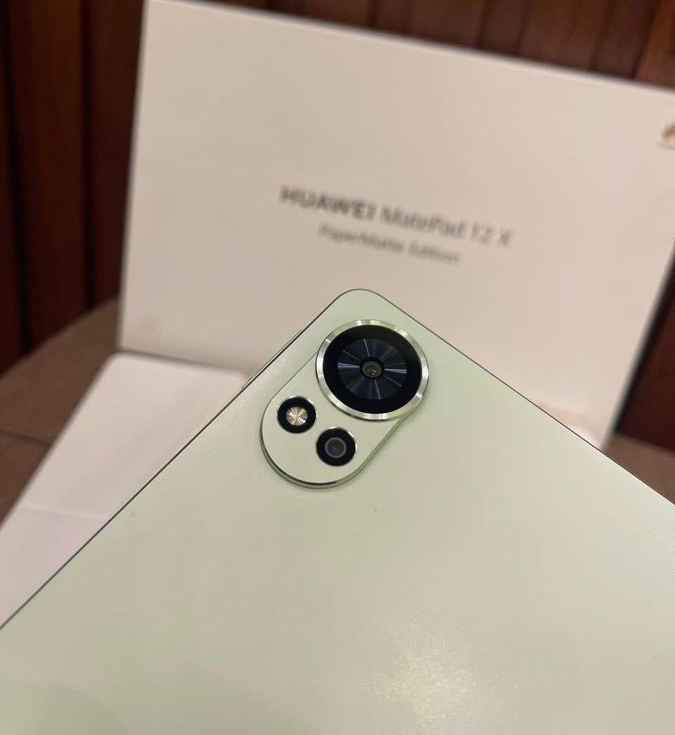 Huawei matepad 12X 💚

الحلو للبيع✨

الذاكره 256 ورام 12 + شاشه 12 انش standard screen + بطاريه ضخمه 10100 مللى امبير + اربع سماعات استيريو + معالج kirin T90A مناسب لكل الاعمال الهندسيه والدراسيه والالعاب .

معاه العلبه والشاحنه والكيبورد .
***********
السعر 699 الف
