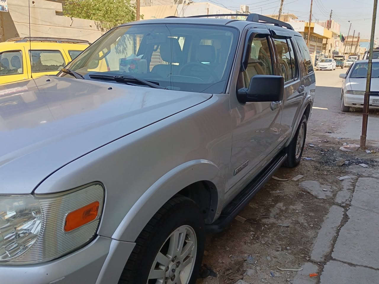 فورد اكسبلور موديل 2010 شركة نيفا مكفوله بس البنيد مصبوغ اثر جراد مابيه اي معجون محرك كير تمام تبريد ثلاث قطع كشن السائق كهرباء تحكم السياره نظيفه حيل  7 راكب عائليه صدر وتايرات جدد
السعر 115
مكان السياره الصويره 
***********
