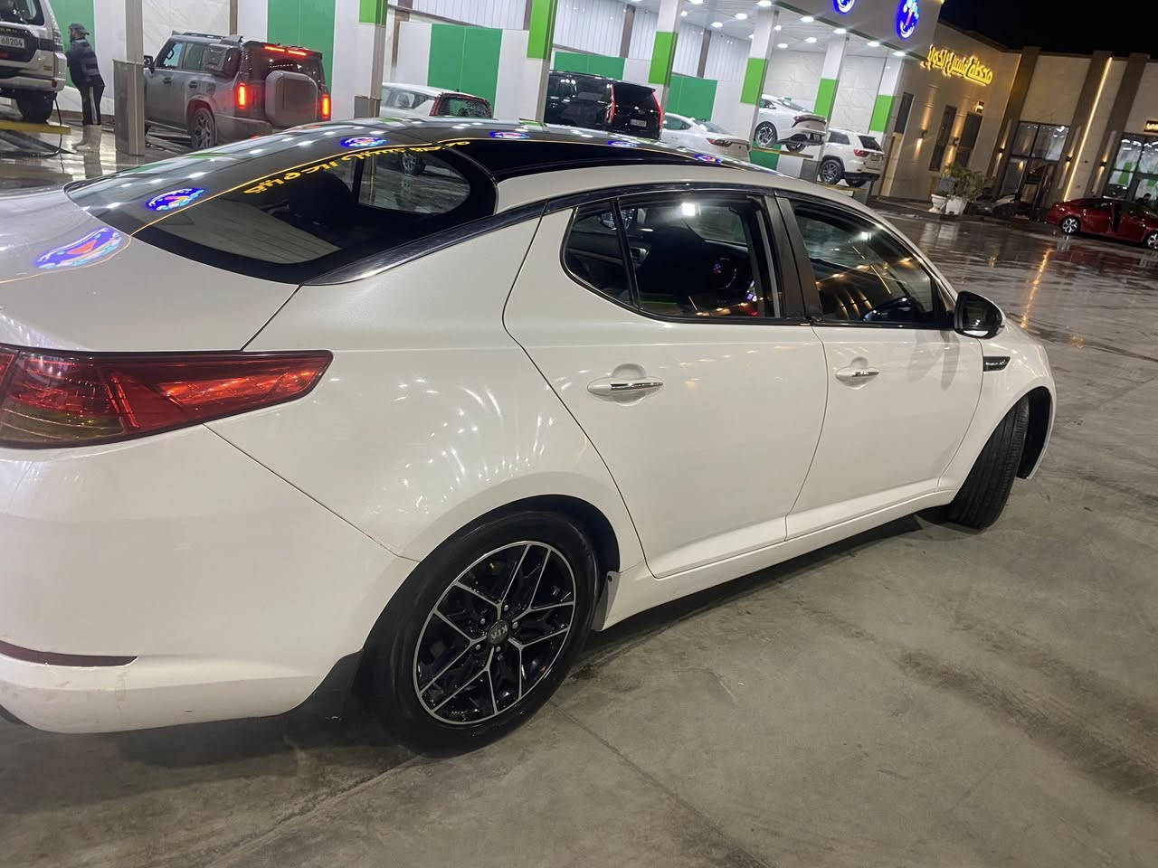 السلام عليكم كيا اوبتما موديل 2012 فول مواصفات قطعتين تبريد. 2400 خليجي  بصمة مكينة مفتوحة *********** 
السعر ١٢٠بيها جاملغ الي بصفحة السياق بدون دواخل
