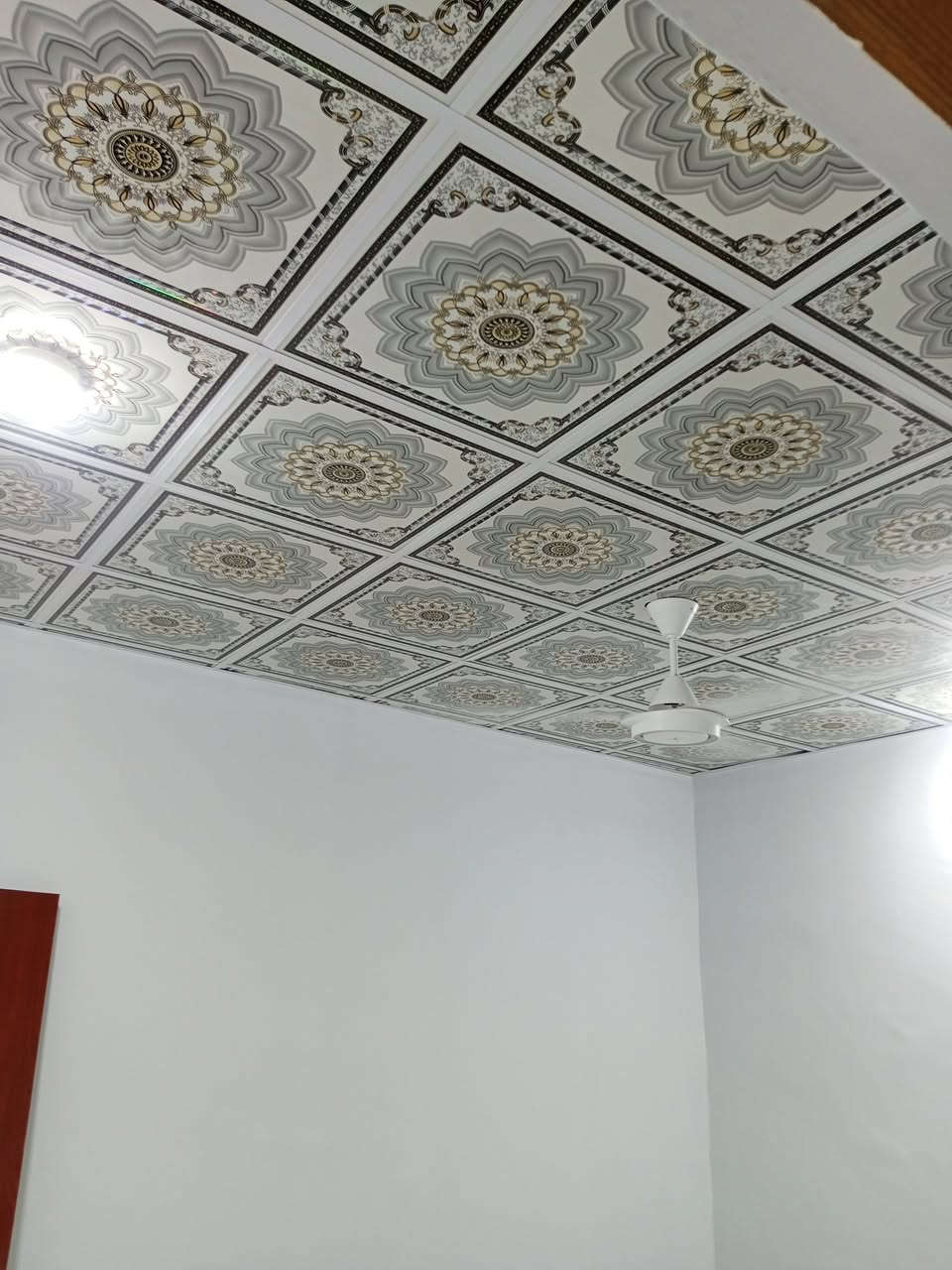 خلفة سقوف ثانويه وتغليف الجدران في جميع مناطق البصره للعمل عله المتر واليوميه متفرغ حالي للاستفسار رقمي بي واتساب***********
