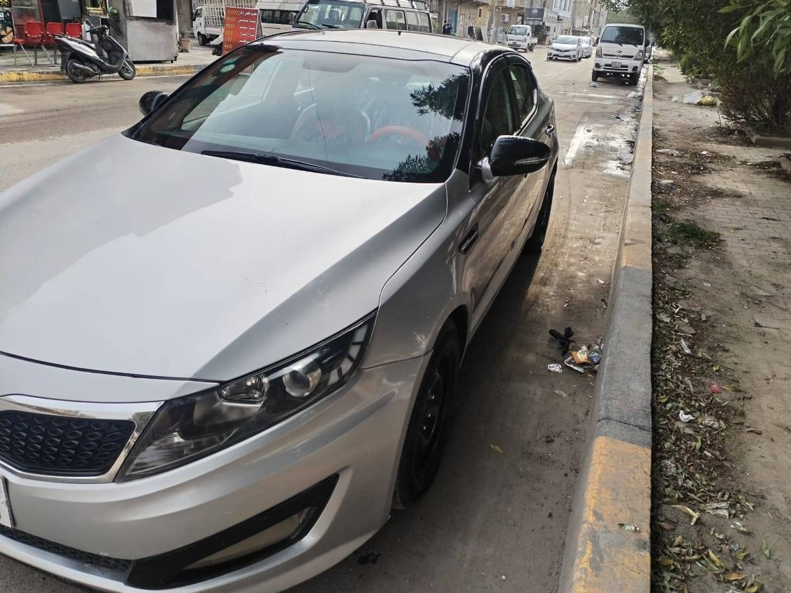 السلام عليكم اوبتمه ٢٠١٢مكينه وكير مكفولات تبريد ثلج تخم تاير صدر جديد غرفه حلوه مشروع وطني تبريد ثلج مواصفات حلوه تتفه ترايهه يخبل بدون ضربه مصبوغه حزام جماليه بدون ضربه سياره ترايهه حلو عضمتهه حلوه خليجيه بيهه منضومه غاز شغاله سياره فول عدا البصمه السعر ٩٩وبيهه مجال قليل الاتصال ***********
