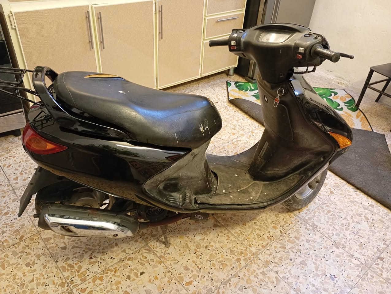 سلام عليكم دراجه يوماها يابني 100 ام البليته  مال رامبه جديده بس بس الكفر تايون جديده ستان كهربا كله شغاله برغي مابيها نقص العنوان بغداد الكراده السعر 700 وبيه مجال قليل رقمي بي وساب ***********@,***********
